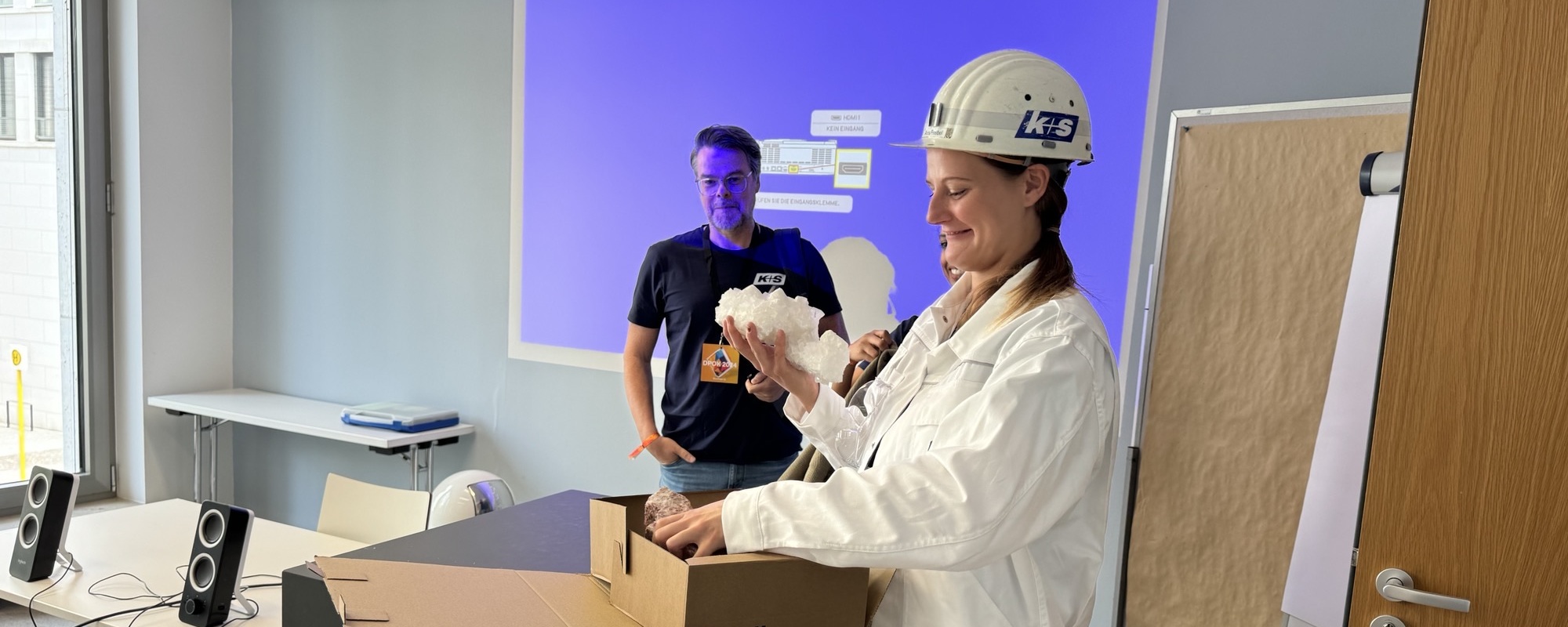 Anna Friebel bei der Präsentation des Programms vor der Jury, links Norbert Breuer (WPRC).​